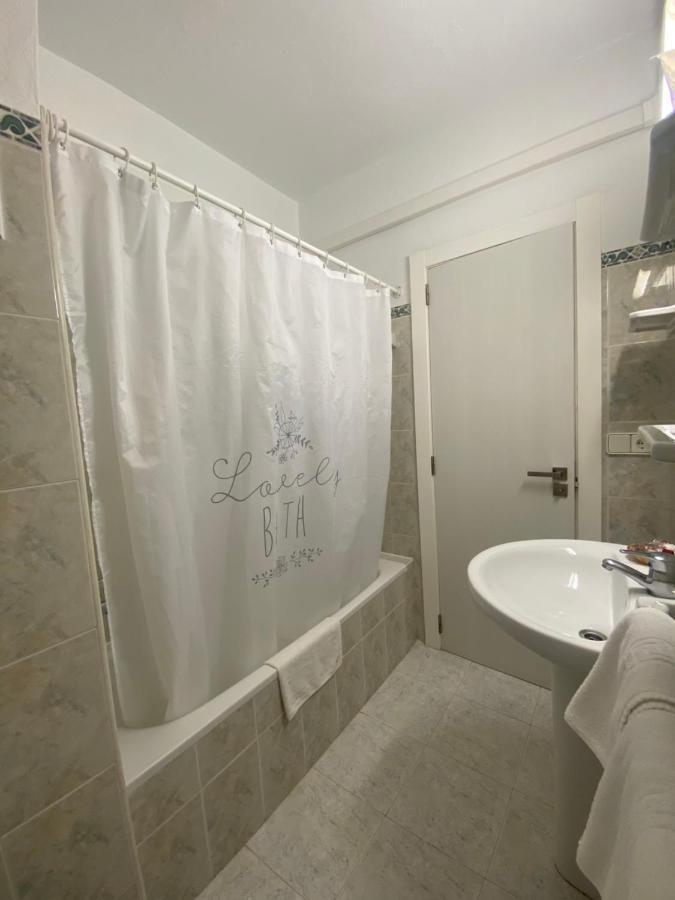 Hostal Pitiusa Ibiza Town Exterior photo